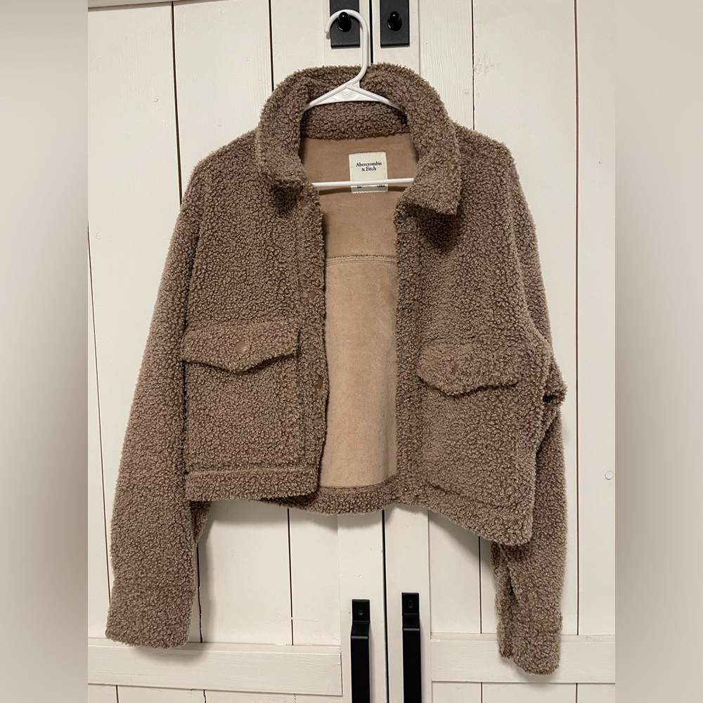 Abercrombie & Fitch Plush Teddy Sherpa Jacket in Taupe